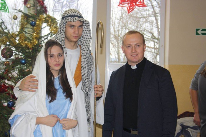 swiateczne-warsztaty-dla-gimnazjalistow-z-zywa-szopka-foto-66563