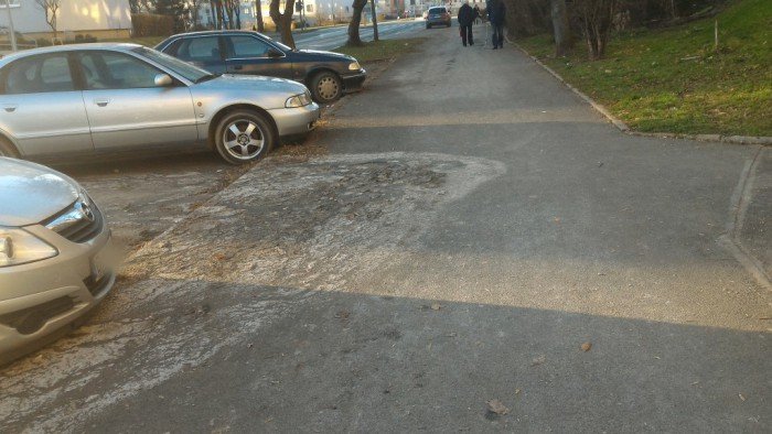 po-zaatwieniu-sprawy-nie-posprzatali-foto-66580