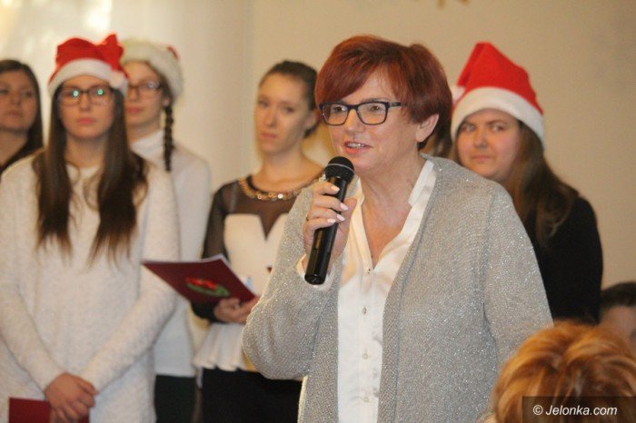 studenci-i-dzieci-wspolnie-spiewali-koledy-foto-66589