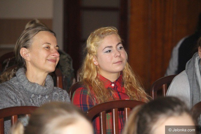 studenci-i-dzieci-wspolnie-spiewali-koledy-foto-66589