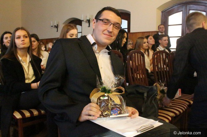 studenci-i-dzieci-wspolnie-spiewali-koledy-foto-66589