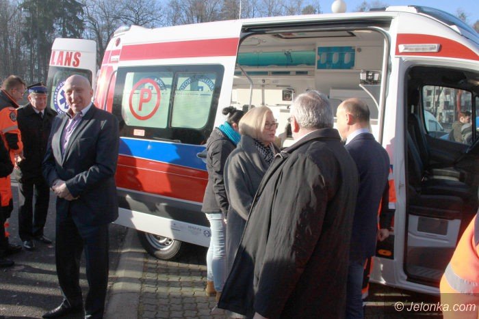 nowe-karetki-dla-pogotowia-ratunkowego-foto-66647
