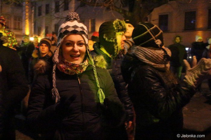 tak-jeleniogorzanie-witali-nowy-rok-pod-ratuszem-foto-66668