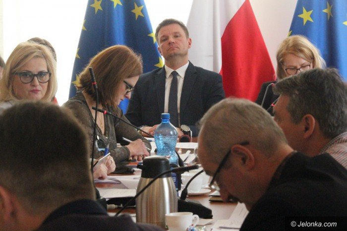 w-radzie-karpacza-poziom-dyskusji-siega-bruku-foto-66681