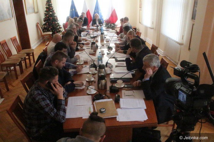 w-radzie-karpacza-poziom-dyskusji-siega-bruku-foto-66681