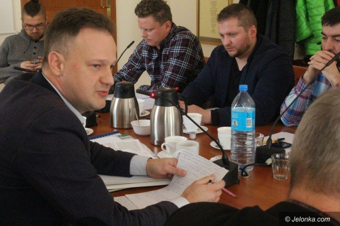 w-radzie-karpacza-poziom-dyskusji-siega-bruku-foto-66681