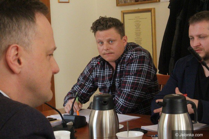 w-radzie-karpacza-poziom-dyskusji-siega-bruku-foto-66681