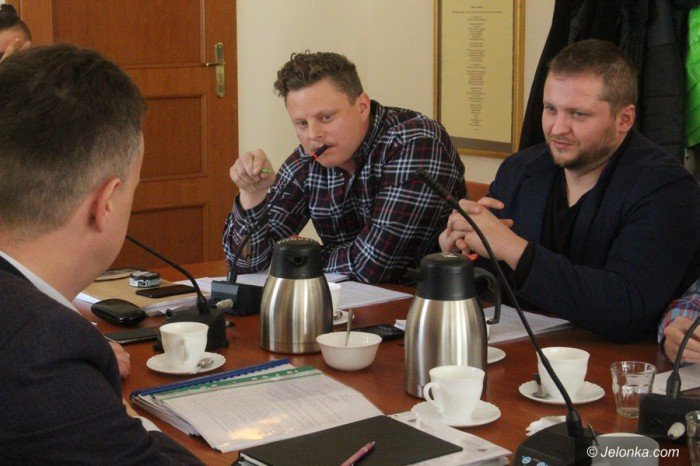 w-radzie-karpacza-poziom-dyskusji-siega-bruku-foto-66681