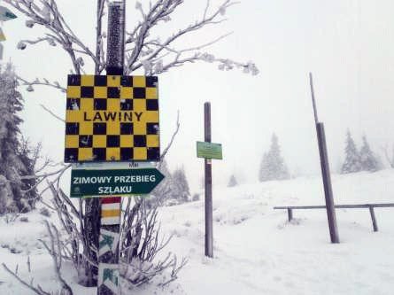 zagrozenie-lawinowe-zamknieto-szlaki-66695