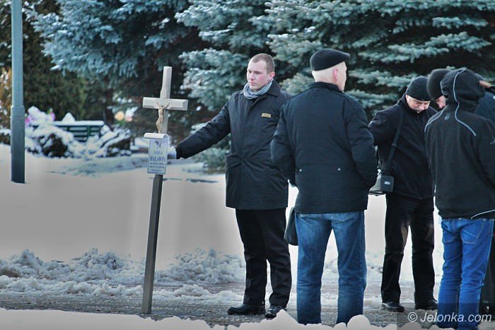 rodzina-i-jeleniogorzanie-pozegnali-sare-foto-66731