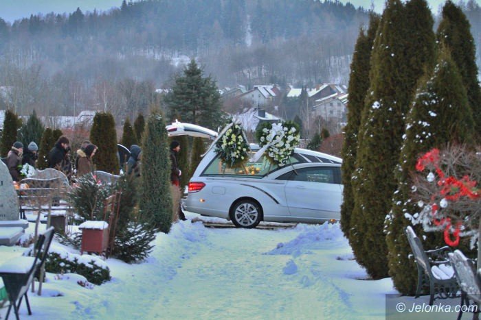 rodzina-i-jeleniogorzanie-pozegnali-sare-foto-66731