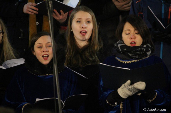 wspolne-koledowanie-z-wrocawskimi-chorami-foto-66751