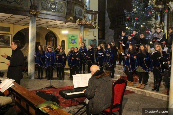 wspolne-koledowanie-z-wrocawskimi-chorami-foto-66751