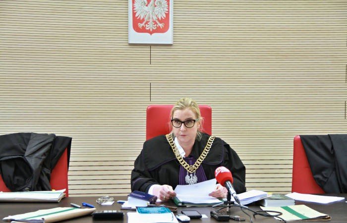 powiatowa-wojenka-w-sadzie-pracy-foto-66840