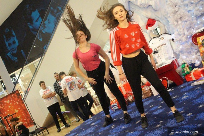 jeleniogorzanie-wspieraja-wosp-foto-66867