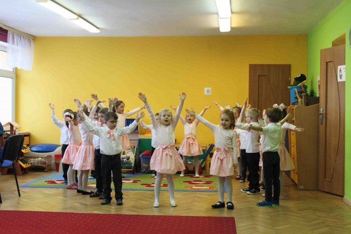 maska-i-trzeci-dzwonek-w-okraglaczku-foto-66901