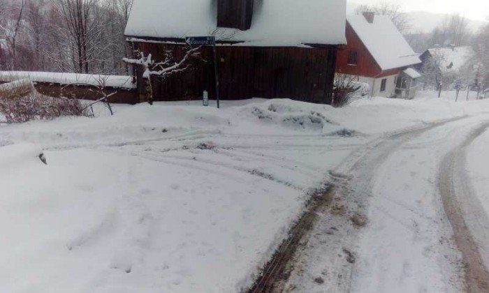czytelnik-toniemy-w-sniegu-foto-66911