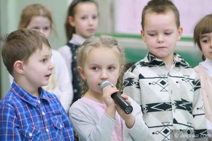 przedszkolaki-z-mysakowic-zaprosiy-babcie-i-dziadkow-foto-66961