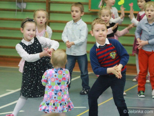 przedszkolaki-z-mysakowic-zaprosiy-babcie-i-dziadkow-foto-66961