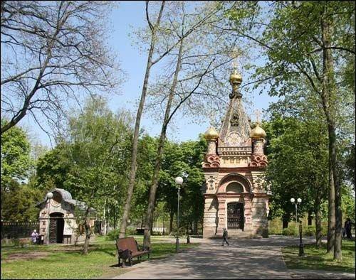 Kaplica i wejście do grobowca Paskiewicza