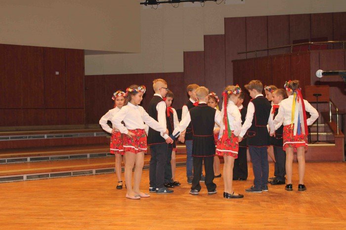 roztanczona-dwojka-na-koncercie-w-filharmonii-foto-66979
