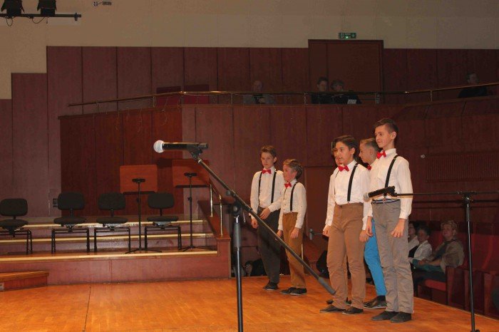 roztanczona-dwojka-na-koncercie-w-filharmonii-foto-66979