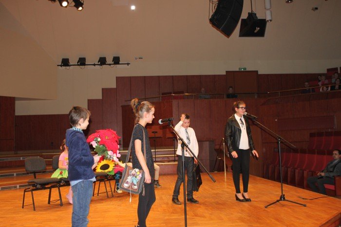 roztanczona-dwojka-na-koncercie-w-filharmonii-foto-66979