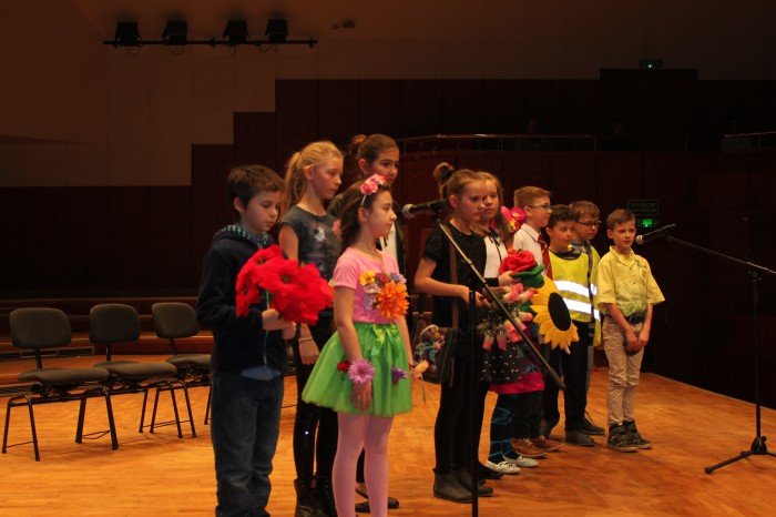 roztanczona-dwojka-na-koncercie-w-filharmonii-foto-66979