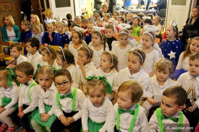 integracja-przedszkolakow-przy-koledach-i-pastorakach-foto-67028