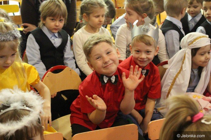 integracja-przedszkolakow-przy-koledach-i-pastorakach-foto-67028