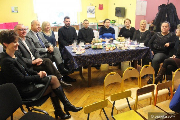 integracja-przedszkolakow-przy-koledach-i-pastorakach-foto-67028