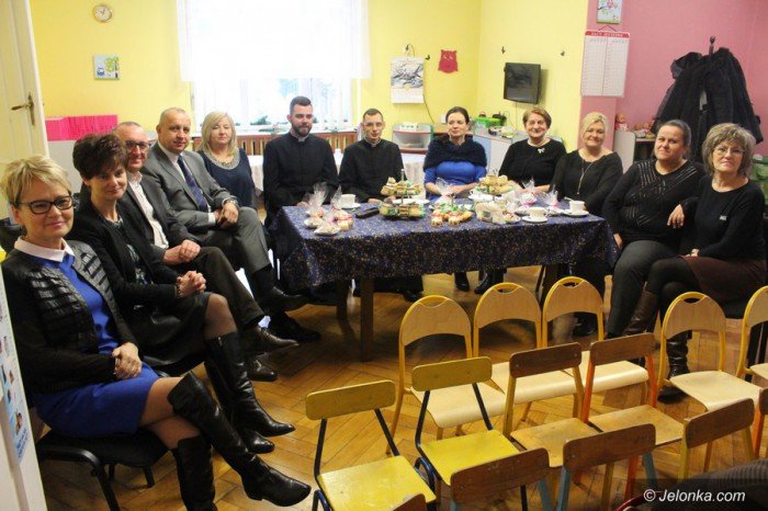 integracja-przedszkolakow-przy-koledach-i-pastorakach-foto-67028