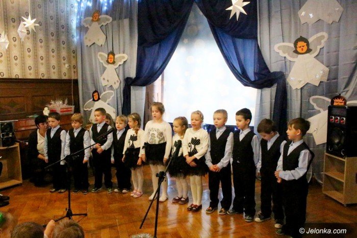 integracja-przedszkolakow-przy-koledach-i-pastorakach-foto-67028