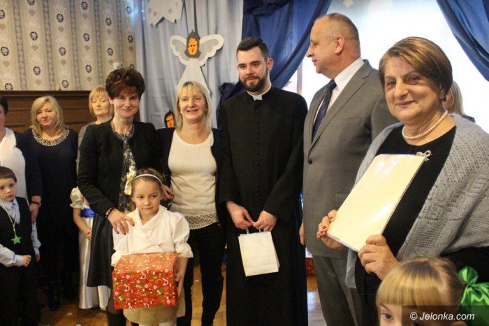 integracja-przedszkolakow-przy-koledach-i-pastorakach-foto-67028