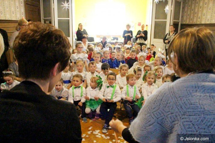 integracja-przedszkolakow-przy-koledach-i-pastorakach-foto-67028