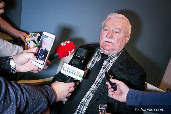 lech-waesa-w-jeleniej-gorze-o-polsce-foto-67038