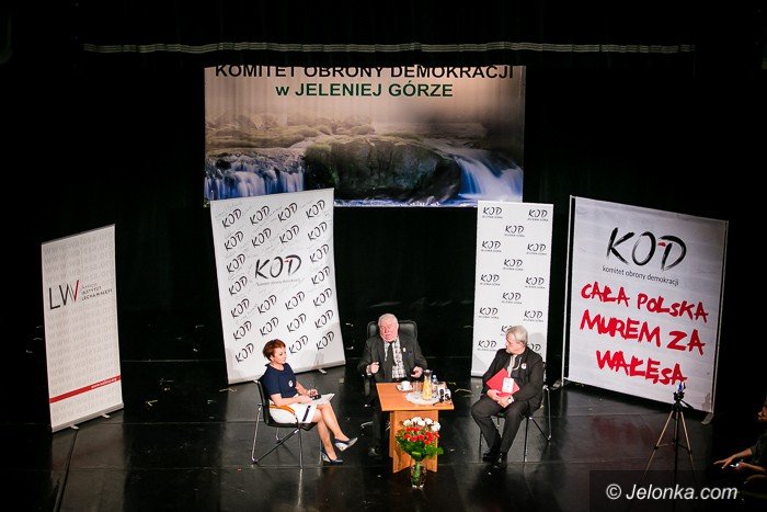 lech-waesa-w-jeleniej-gorze-o-polsce-foto-67038