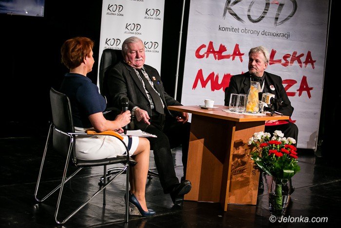 lech-waesa-w-jeleniej-gorze-o-polsce-foto-67038