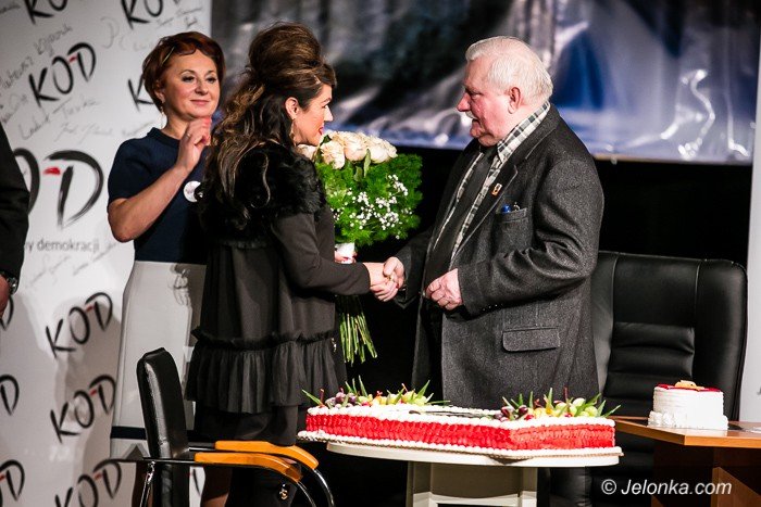 lech-waesa-w-jeleniej-gorze-o-polsce-foto-67038