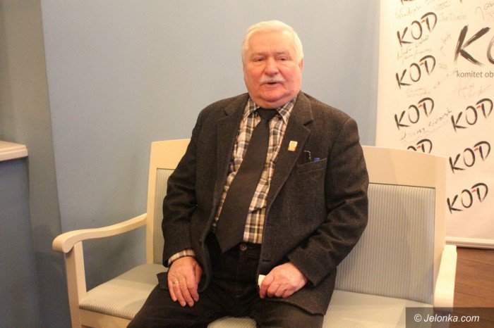 lech-waesa-w-jeleniej-gorze-o-polsce-foto-67038