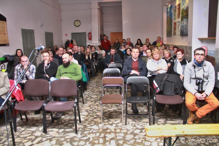 w-piechowicach-debatowali-o-przyszosci-szko-foto-67045