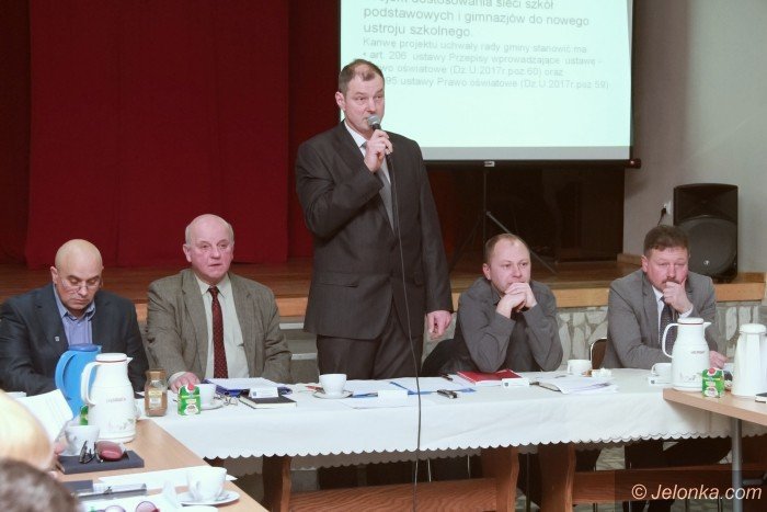 w-piechowicach-debatowali-o-przyszosci-szko-foto-67045