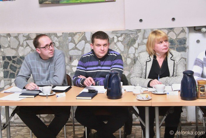 w-piechowicach-debatowali-o-przyszosci-szko-foto-67045