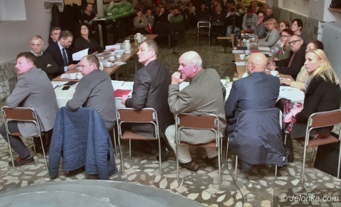 w-piechowicach-debatowali-o-przyszosci-szko-foto-67045