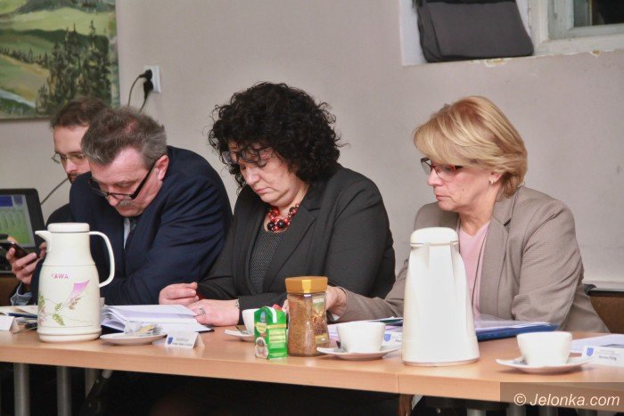 w-piechowicach-debatowali-o-przyszosci-szko-foto-67045