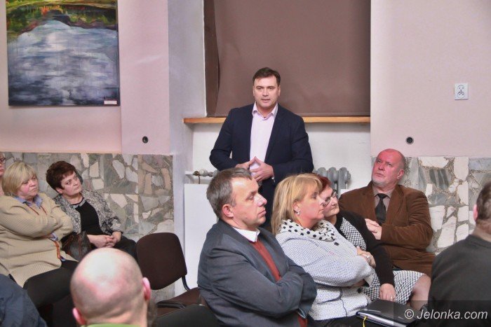 w-piechowicach-debatowali-o-przyszosci-szko-foto-67045