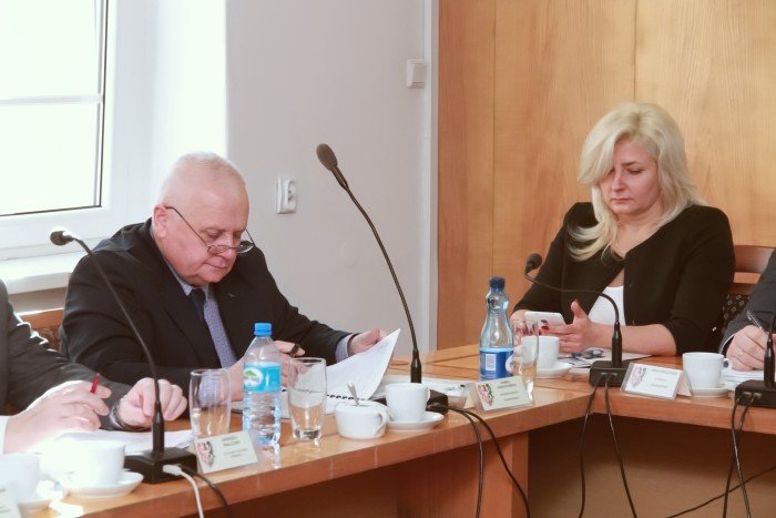 po-sesji-powiatu-a-konieczynska-nadal-starosta-foto-67101