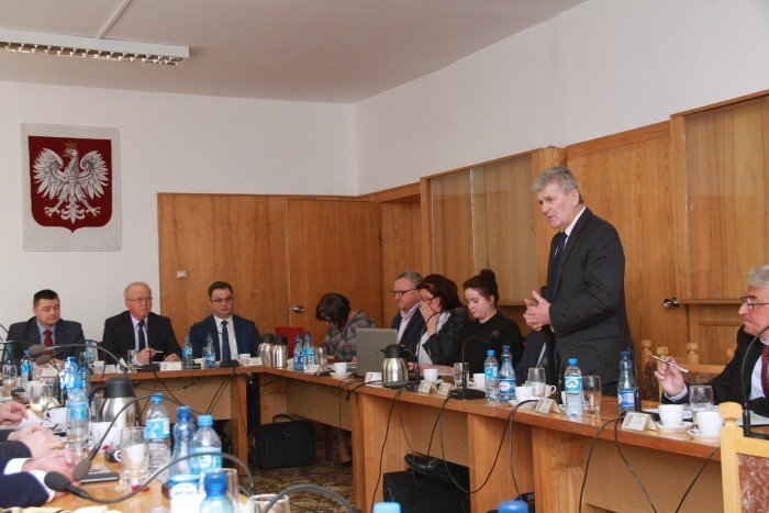 po-sesji-powiatu-a-konieczynska-nadal-starosta-foto-67101