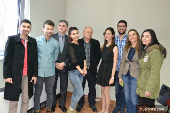 syryjczycy-o-swoim-kraju-i-swiecie-w-jeleniej-gorze-foto-67136