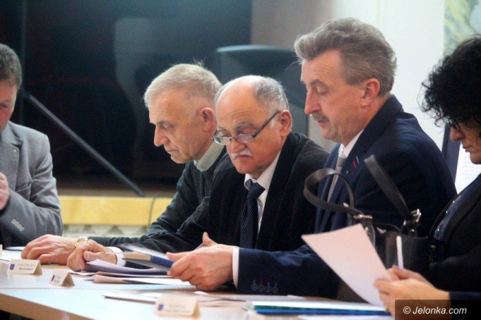 w-piechowicach-jedna-szkoa-dwa-budynki-foto-67151